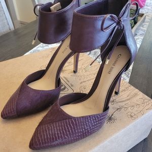 Gianni Bini burgundy heels size 8